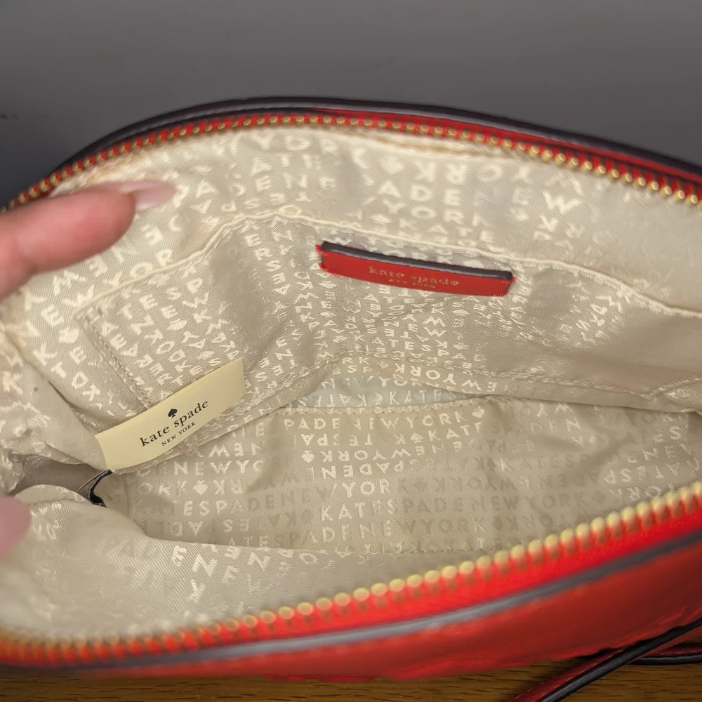 🛍️PRICE DROP🛍️ Kate Spade Larchmont Avenue Logo Tory Crossbody - Red - EUC - Picture 4 of 13
